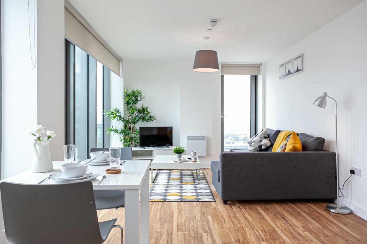 X1 Apartments Salford Quays Экстерьер фото