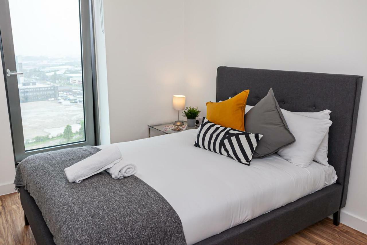 X1 Apartments Salford Quays Экстерьер фото