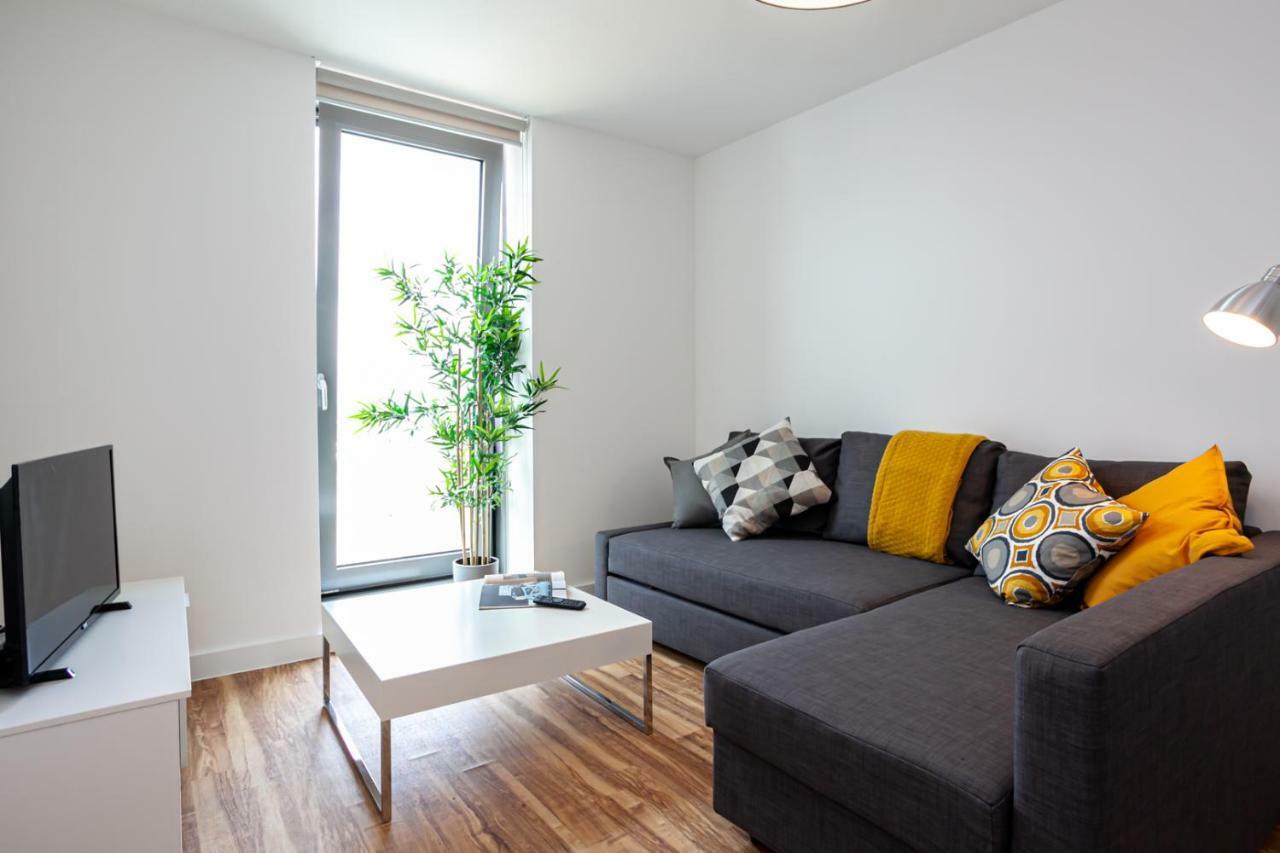 X1 Apartments Salford Quays Экстерьер фото