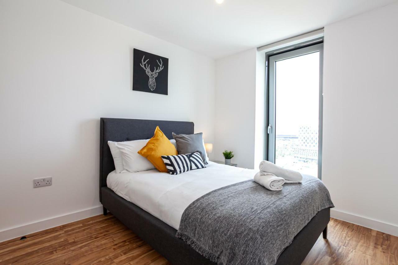 X1 Apartments Salford Quays Экстерьер фото