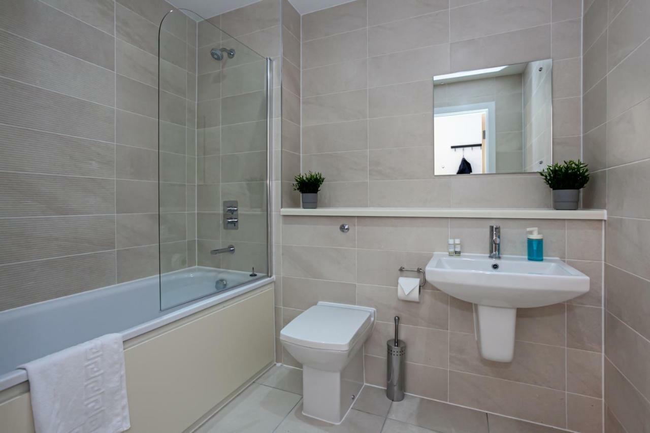 X1 Apartments Salford Quays Экстерьер фото